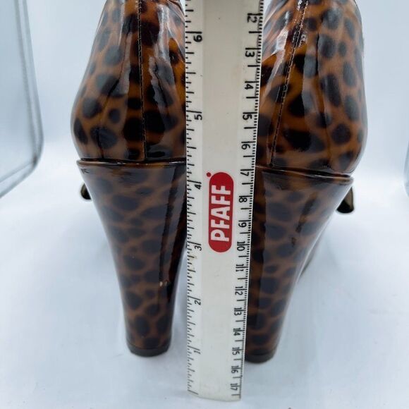 Taryn Rose Leopard Animal Print Sawyer Wedge Sandal 8 - Picture 9 of 16